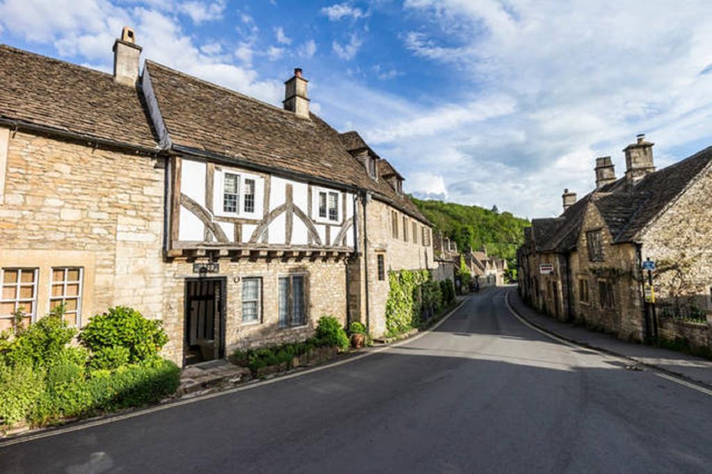 The Old Court House Hotel Castle Combe Exterior foto